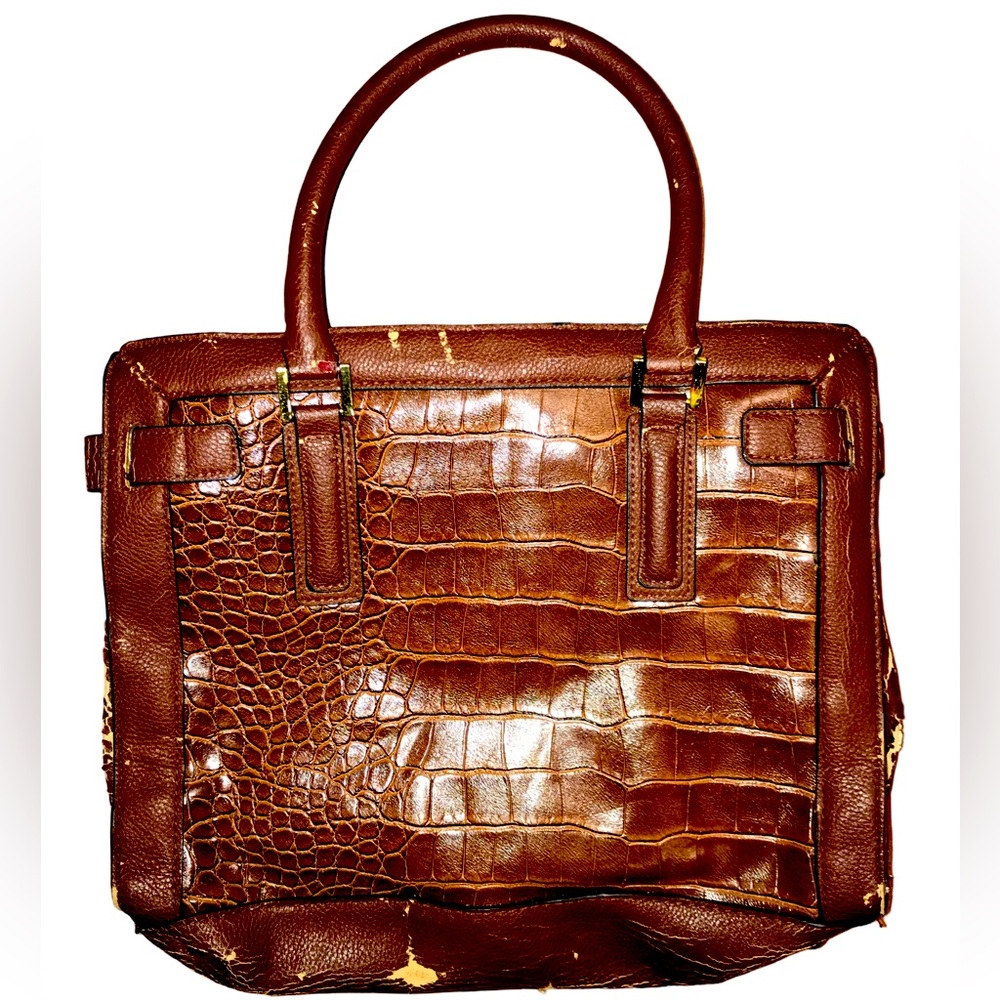 Brown Leather purse Some cracks (pictured)
